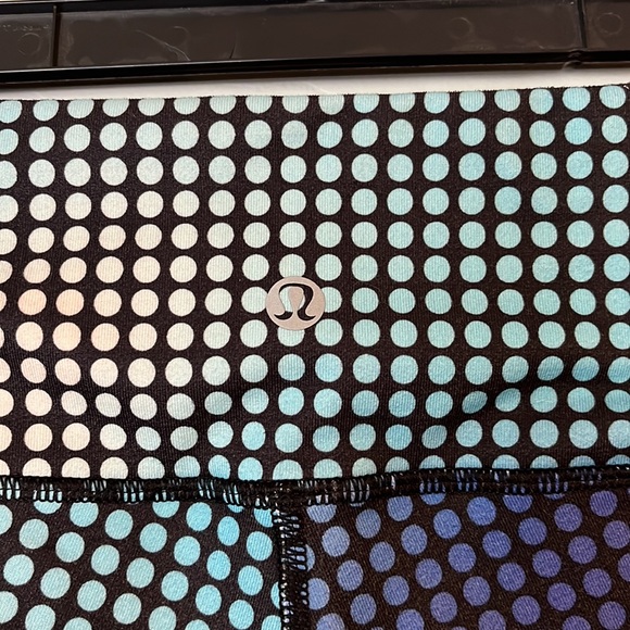 Lululemon leggings - Picture 2 of 8